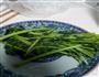 茼蒿滑子菇的做法图解1