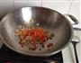 五彩红米炒饭的做法步骤6