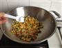 五彩红米炒饭的做法步骤8