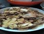 鸡腿菇炒肉的做法图解1