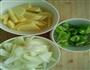 清炒洋葱土豆青椒的做法图解1