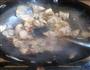 绿豆芽炒肉的做法图解3