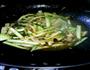 西葫芦炒肉的做法图解2
