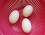 葱味鸭蛋的做法图解1