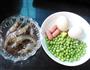 青豆鲜虾羹的做法图解1