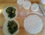 菠菜虾皮鸡蛋盒子的做法图解6
