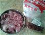 电饭锅蒸腐竹瘦肉的做法图解1
