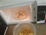 微波炉虾片的做法图解3
