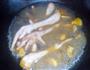 土豆胡萝卜炖鸡爪的做法图解8