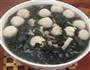 肉丸鱿鱼紫菜汤的做法图解3