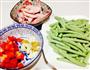 四季豆煸鸡尖的做法图解1
