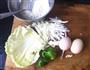 白菜鸡蛋饼的做法图解1