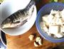 鲫鱼豆腐汤的做法图解1