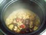 土豆蘑菇炖鸡肉滋补汤的做法图解4