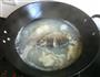 金针菇鲫鱼汤的做法图解5