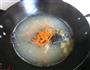 金针菇鲫鱼汤的做法图解6