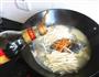 金针菇鲫鱼汤的做法图解8
