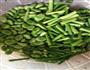 蒜苗炒蚕豆的做法图解3