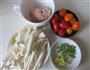 蘑菇番茄肉丸汤的做法图解1