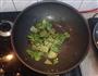 圆白菜炒尖椒牛肉片的做法图解5