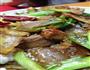 大蒜炒熏肉的做法图解1