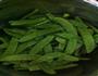 荷兰豆炒藕片的做法图解2