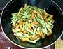 豆角蒸面的做法图解2