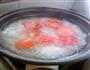 番茄猪肉米粉汤的做法图解2