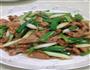 蒜苗炒肉的做法图解2