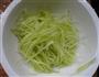 炝拌莴笋丝的做法图解3
