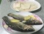 鲫鱼豆腐玉米汤的做法图解1