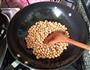 油炸花生的做法图解3