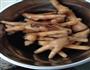 豉油鸡脚的做法图解2