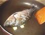 鲫鱼冻豆腐汤的做法图解3