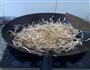 豆芽炒韭菜的做法图解3