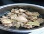 电饭煲焖鸡腿饭的做法图解1