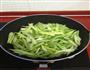 香菇芹菜的做法图解4