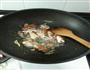 老干妈风味蟹炒年糕的做法图解2