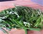 韭菜蒜头炒茄子的做法图解2