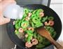 虾仁炒苦瓜的做法图解7