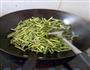 蒜薹炒鸡肉的做法图解2