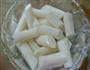 梅花肉骨头山药黑豆红莲子汤的做法图解3
