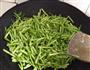 酸笋炒空心菜梗的做法图解4