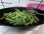家常版肉片焖扁豆的做法图解6