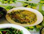 芹菜叶蛋饼的做法图解1