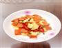 胡萝卜炒日本豆腐的做法图解1