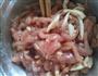 炒肉拉皮的做法图解1