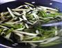 茄子炒尖椒的做法图解3
