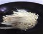 金针菇炒鸡肉的做法图解4