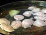 宝宝食谱-番茄西兰花虾丸汤的做法图解4